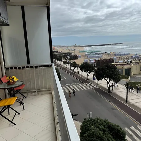 Apartment Front At Carvalhido